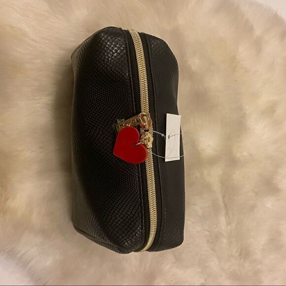 Heart Cosmetic Case BNWT #12 - Picture 3 of 8